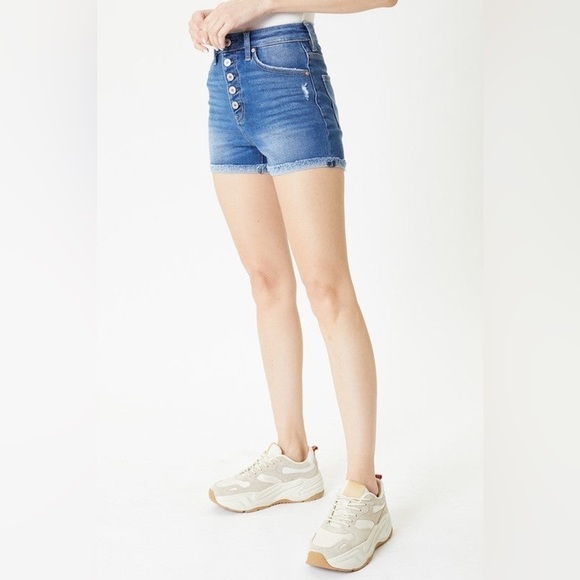 NWT KanCan Women's High-Rise Button Cuff Denim Shorts Sz Large, Medium Wash - Picture 8 of 12